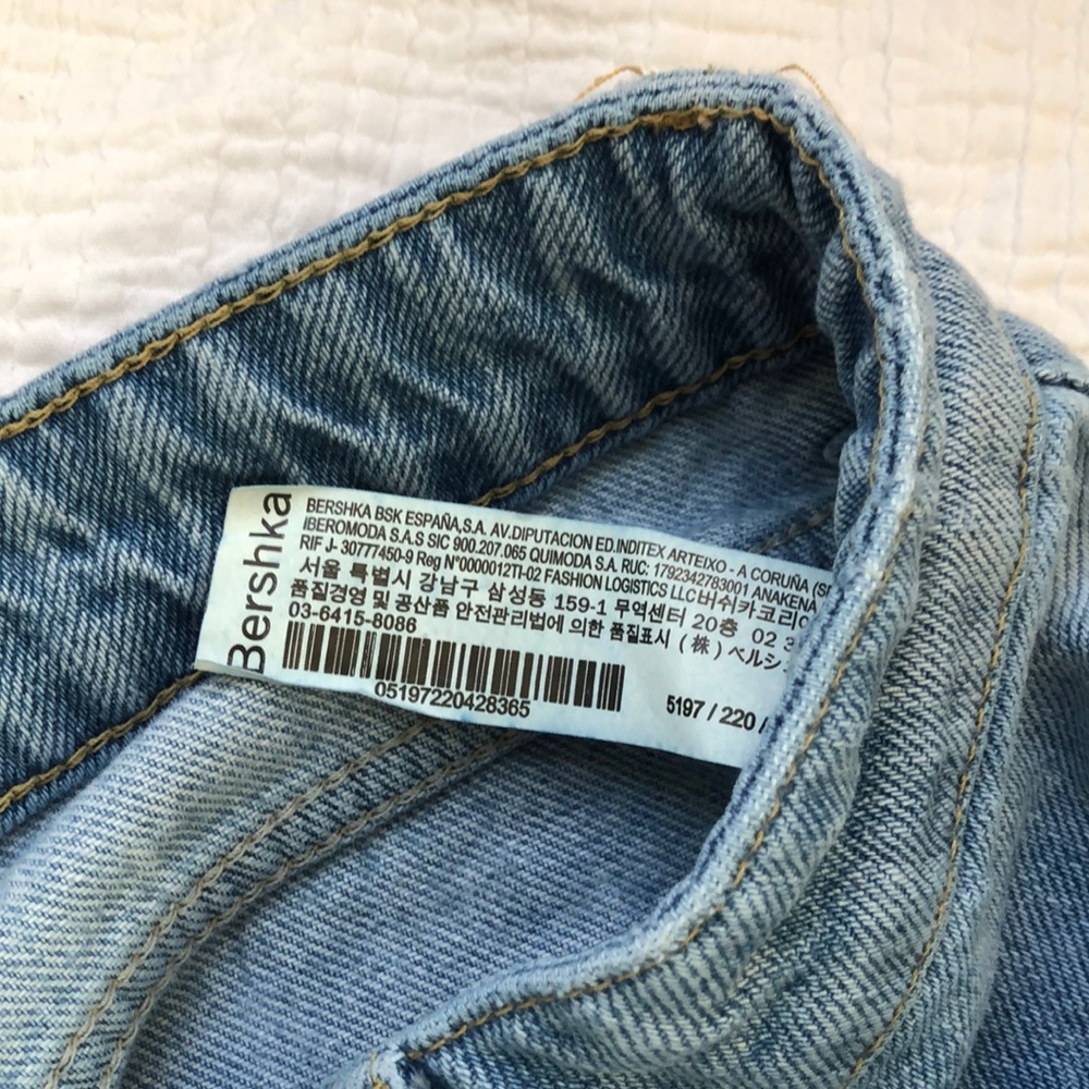 Distressed Jeans - Picture 6 of 6